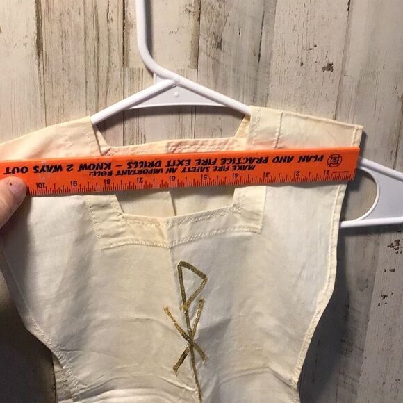 Vintage linen and gold altar, boy smock - Picture 4 of 5